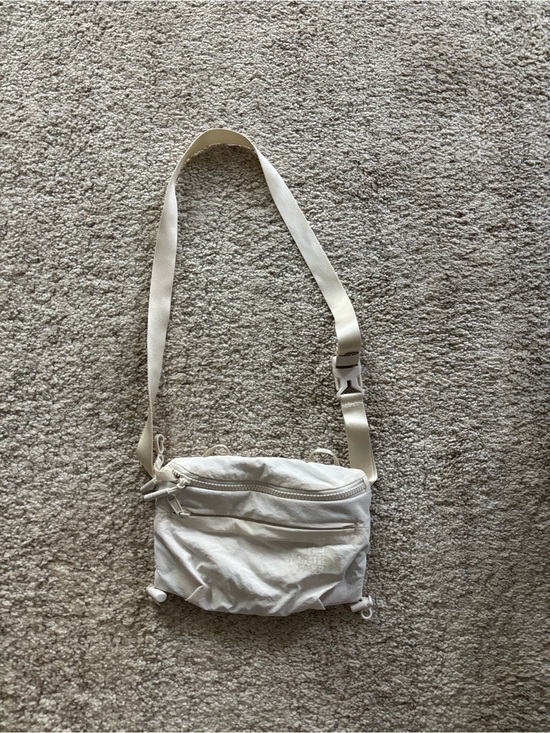 The North Face Handbags - The North Face Off-White/Cream Lightweight Crossbody Bag